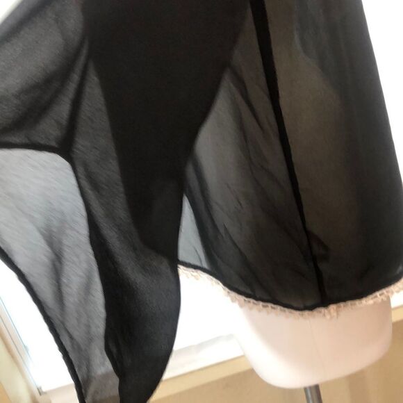 Umgee small crochet neckline black sheer blouse lace - Picture 5 of 7